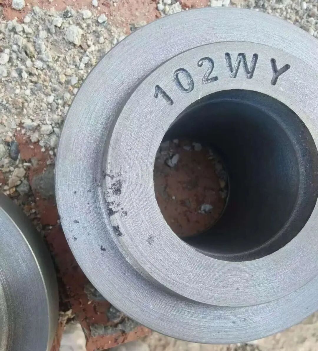 Ano ang mga katangian ng mga depekto sa pag-flush ng buhangin sa paggawa ng mga bahagi ng gray na cast iron gamit ang berdeng buhangin? Ano ang pagkakaiba ng slag eye defects?
